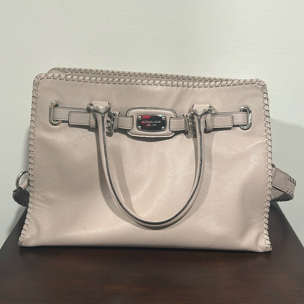 Pebbled Leather Michael Kors Purse 👜